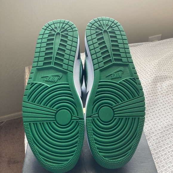 Air Jordan 1 Mid Pine Green sneakers - Picture 5 of 6